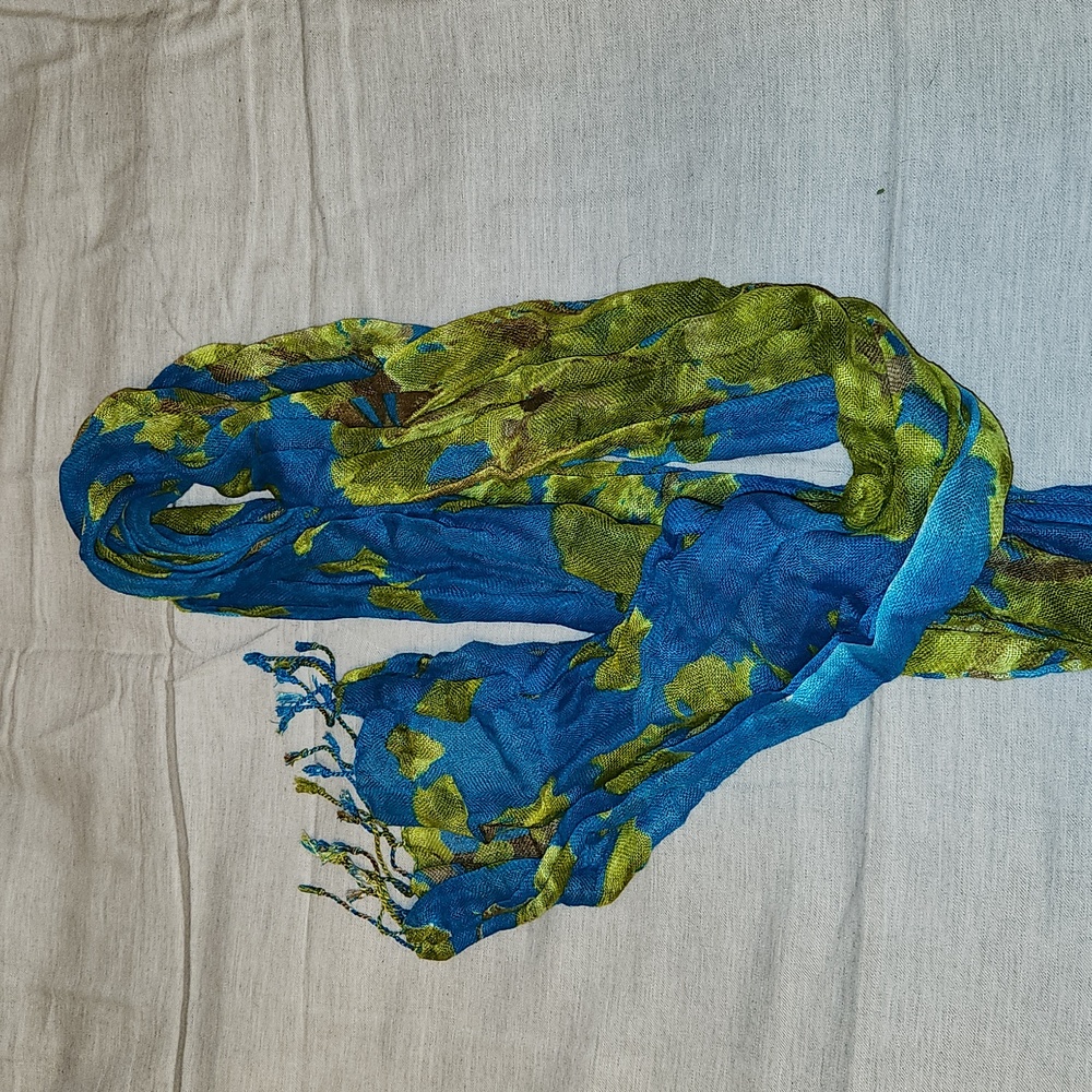 Banana Republic scarf blue and green pattern